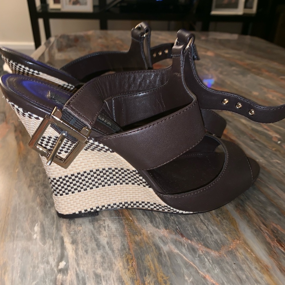 WHITE HOUSE BLACK MARKET HEELS